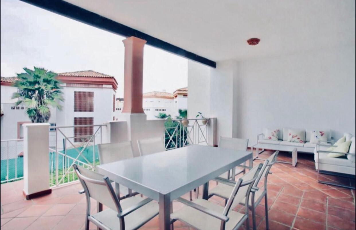 Apartamento Familiar Con Jardin Y Terraza Privada Lejlighed La La Alcaidesa Eksteriør billede