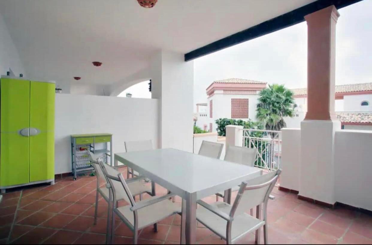 Apartamento Familiar Con Jardin Y Terraza Privada Lejlighed La La Alcaidesa Eksteriør billede